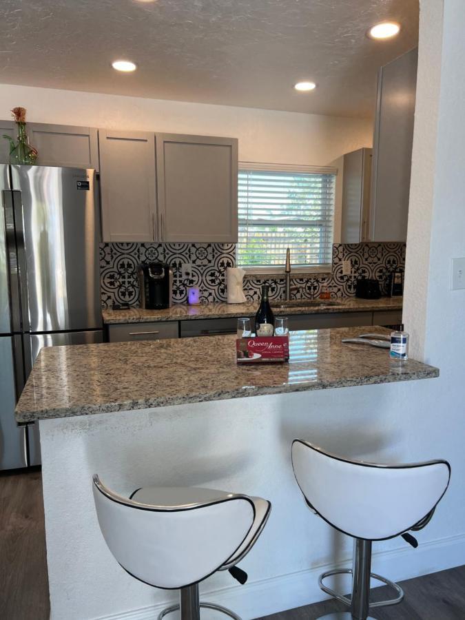 Hostal Beach Vacation Mode Bradenton Exterior photo